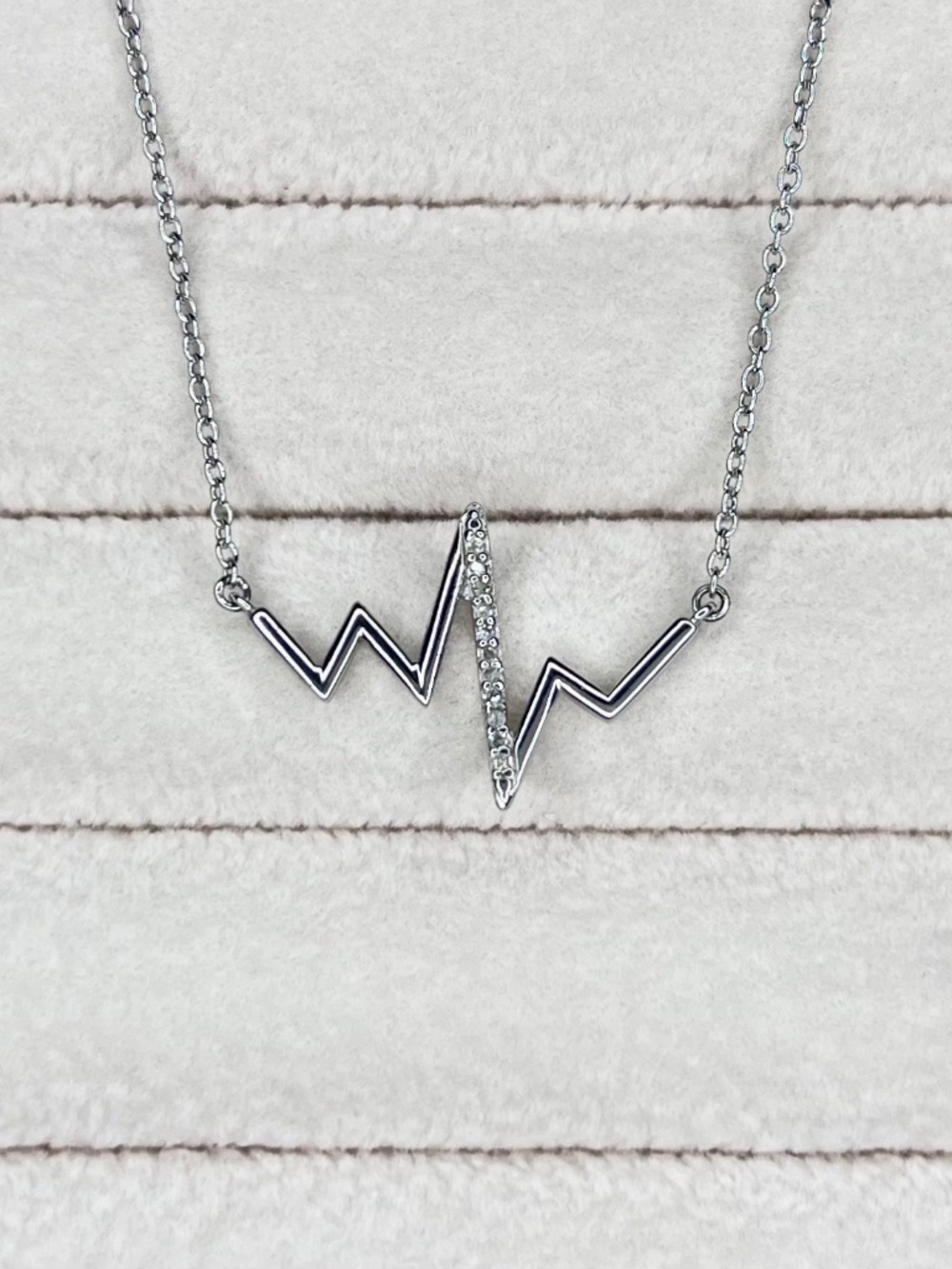 N032 | Natural Diamond Heartbeat Pendant Necklace